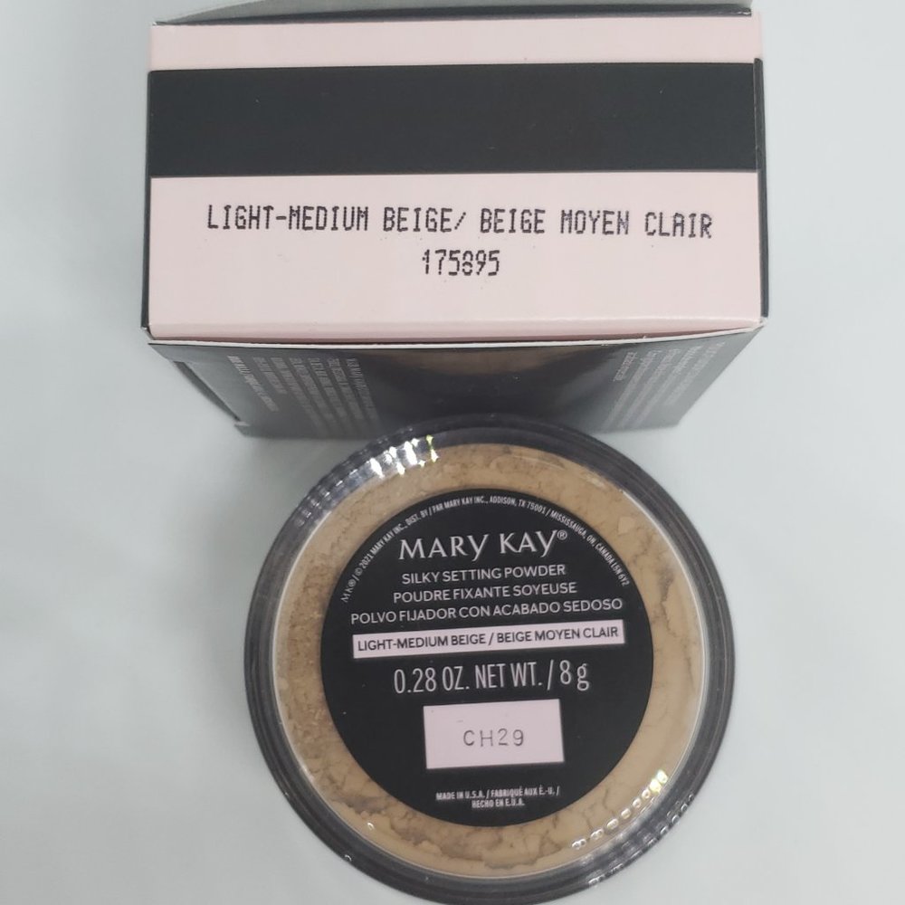 Light-Medium Beige Silky Setting Powder - Mary Kay - NIB
